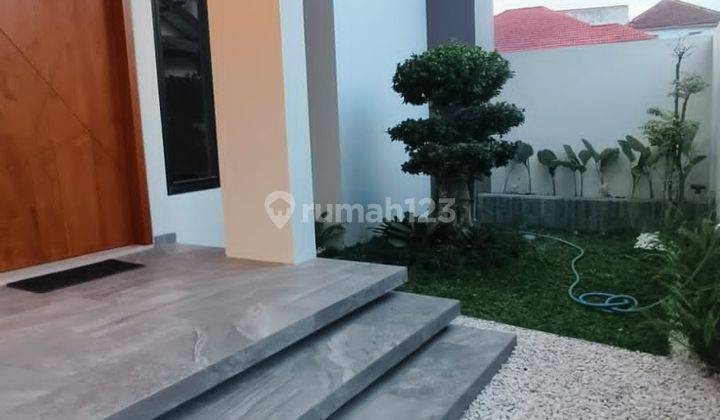 Rumah Modern Baru jalan Damai jakal km. 8 2