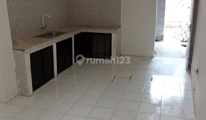 RUMAH DALAM PERUM PLEMBURAN 2