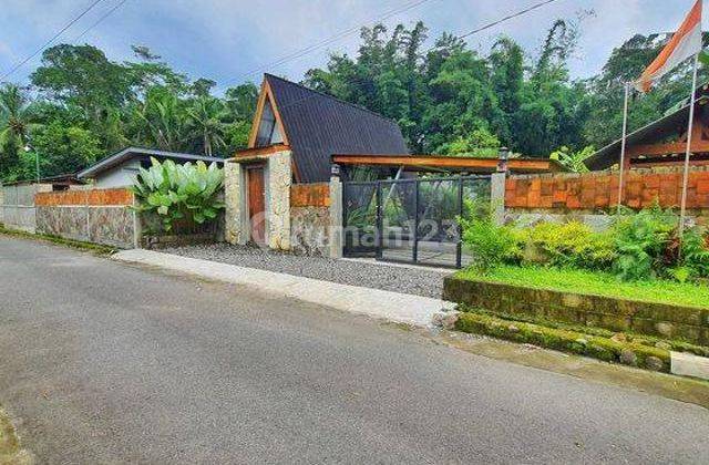 Villa dengan kolam renang + view cantik Pakem 1