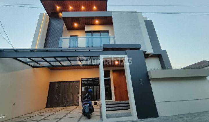 Rumah Modern Baru jalan Damai jakal km. 8 1