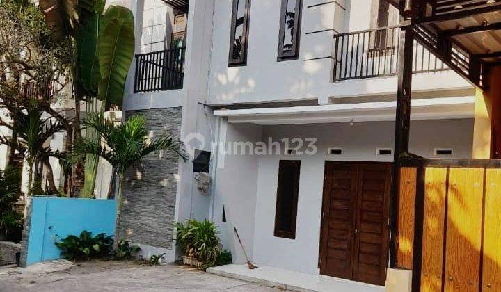 RUMAH CANTIK TEPI JALAN ASPAL MANTRIJERON 1