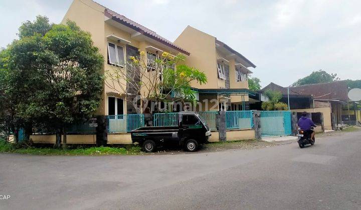 Rumah Mangku Jalan Utama utara Ambarukmo Plasa 1