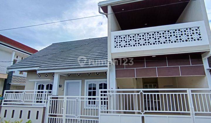 Rumah baru 2 lantai full furnished Tajem Maguwo 1