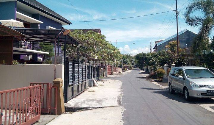 Rumah dalam perumahan dengan Halaman Luas Jakal km 13 2