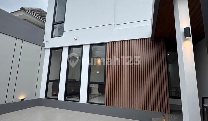 Rumah Industrial Modern Dekat Kampus UII