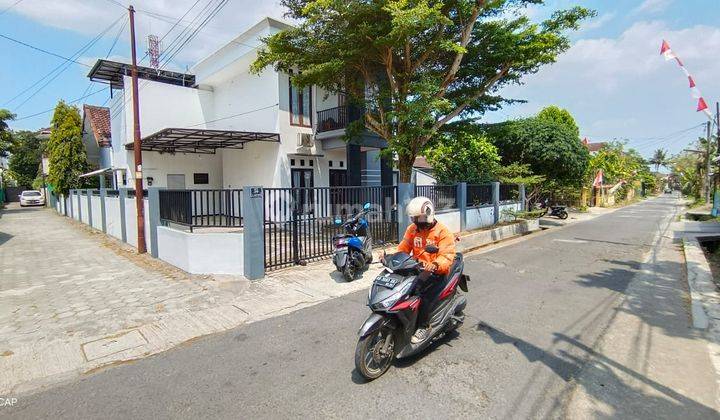 Rumah Besar Condongcatur Timur Banteng 1