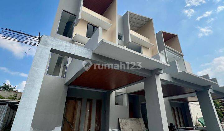 Rumah Baru 4 Lantai Demangan Baru Sleman 2