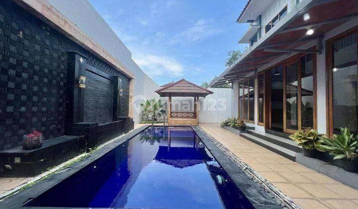 Rumah mewah Palagan dengan privat pool 1