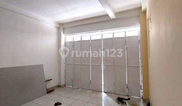Rumah 2 Lantai dlm perumahan jl Godean 2