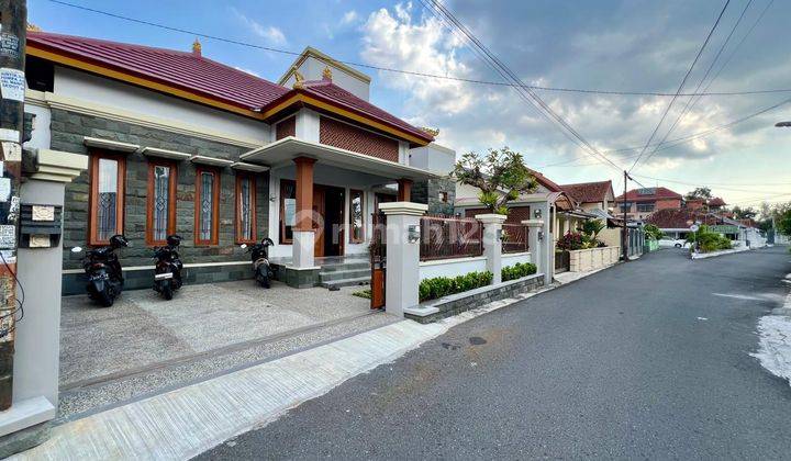 Rumah Fully Furnished Baciro Kolam Renang Pribadi  2