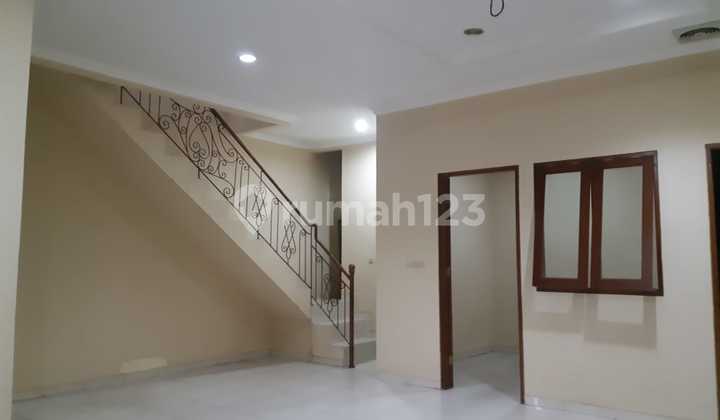 For Sale Spacious House with SHM in Sunter 1