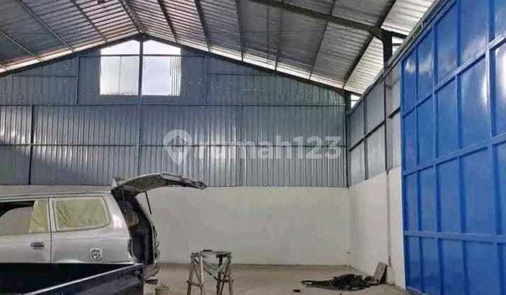 Warehouse for sale, ready to use, stone well Bantar Gerbang gate.