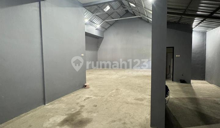 Gudang Berlokasi Strategis di Kebayoran Lama, Jakarta Selata