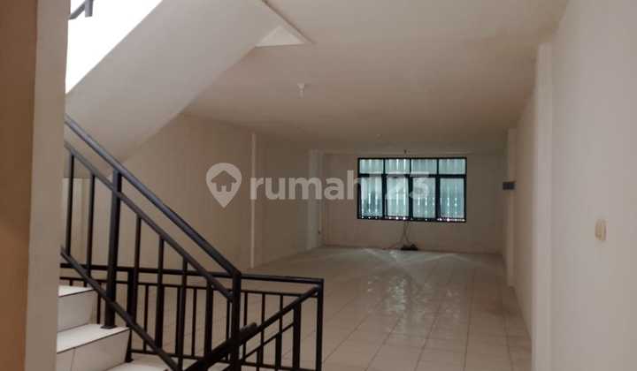 Strategically Located Ready-to-Use Shop House on Elang Laut Boulevard, PIK, North Jakarta