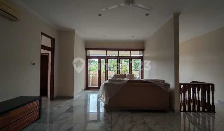 Rumah Mewah Ada Kolam Renang, 2 Lantai di Tb Simatupang Jakarta Selatan 2