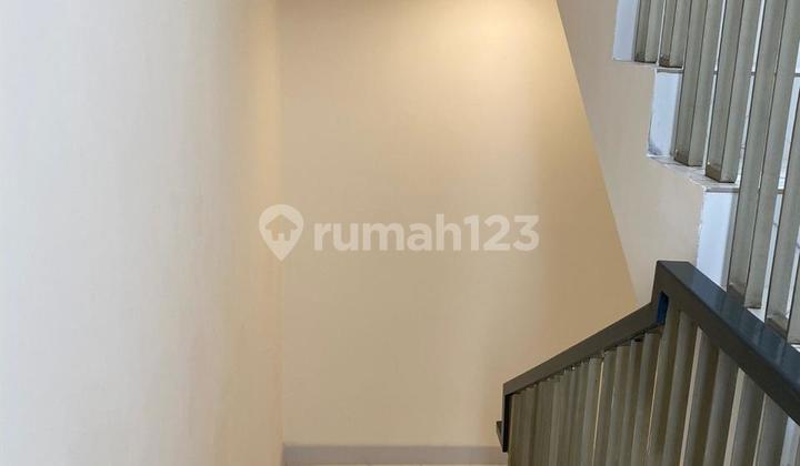 Rumah Ekslusif Siap Huni 3 Lantai, di Cluster Semayang Asya, Cakung Jakarta Timur 2