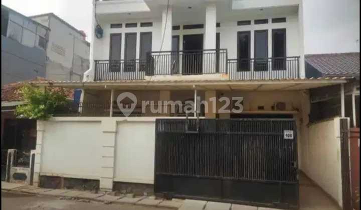 Spacious House in Pancoran, South Jakarta - Suitable for Office, Land Area 250 1