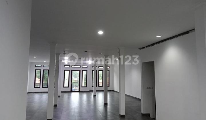 Spacious House in Pancoran, South Jakarta - Suitable for Office, Land Area 250 2