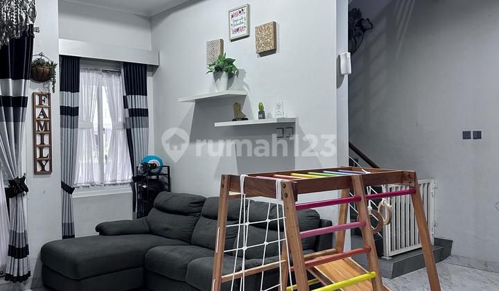 Rumah Bergaya Modern Mewah dan Menarik Siap Huni di Cluster Heliconia Harapan Indah Bekasi 1