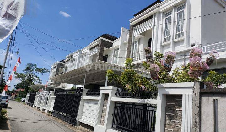 Rumah Mewah Lokasi Dekat Jalan Ahmad Yani 1 2