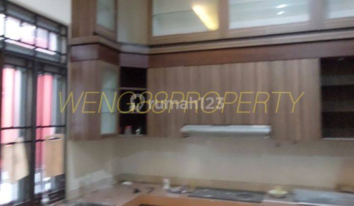 Rumah Hook 2 Lantai Lokasi Pusat Kota 5