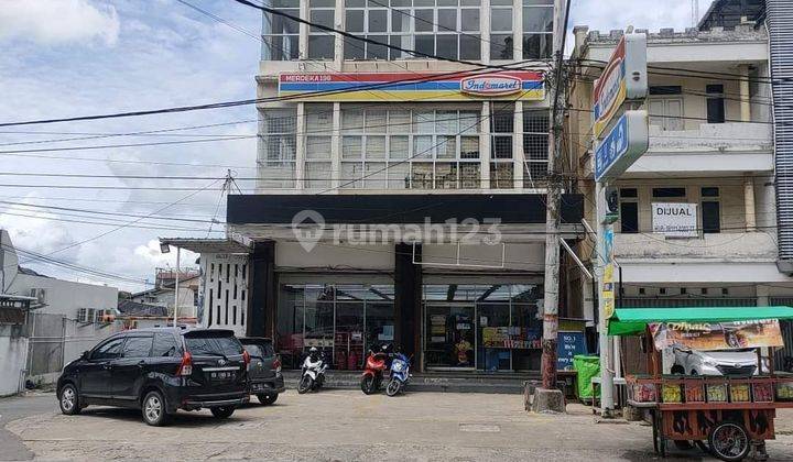 Ruko Posisi Hook Lokasi Jalan Merdeka 1