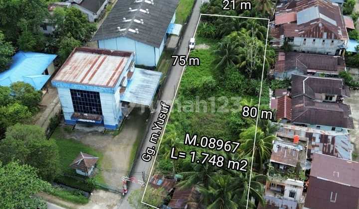 Land on the Side of Jalan Adisucipto Kuburaya Pontianak