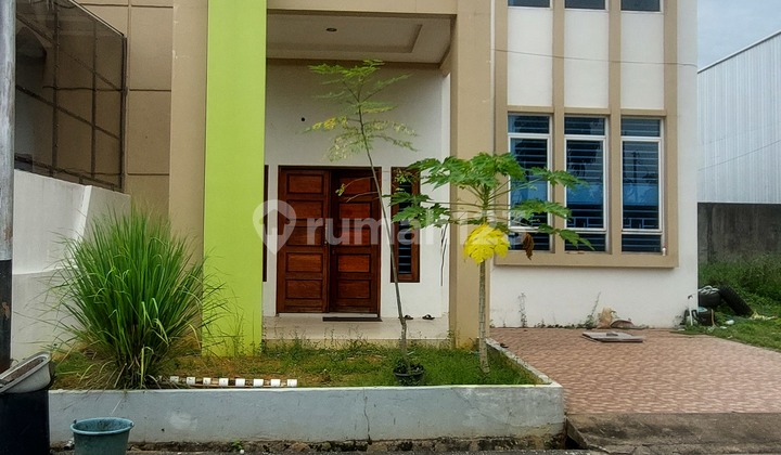 2 Story House for Rent with Hook Position in Pontianak City 2 Story House for Rent with Hook Position in Pontianak City