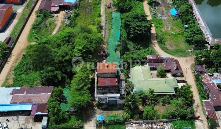 Tanah Tepi Jalan Sampai Tepian Sungai Kapuas Tanah Tepi Jalan Sampai Tepian Sungai Kapuas