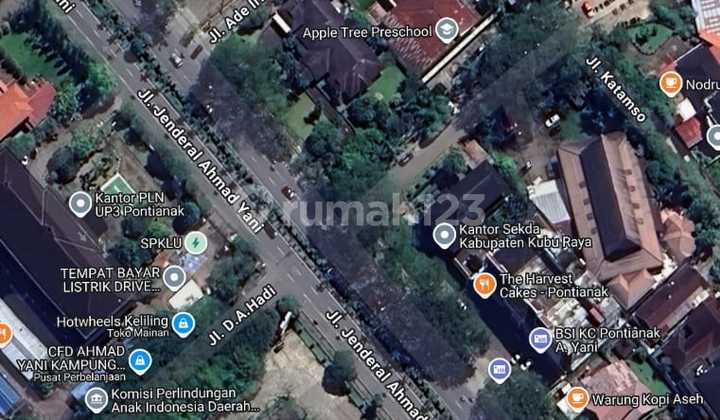 Tanah Hook Tepi Jalan Kota Pontianak Kawasan Elit