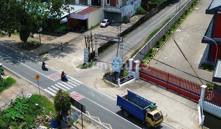 Tanah Tepi Jalan Adisucipto Kabupaten Kuburaya