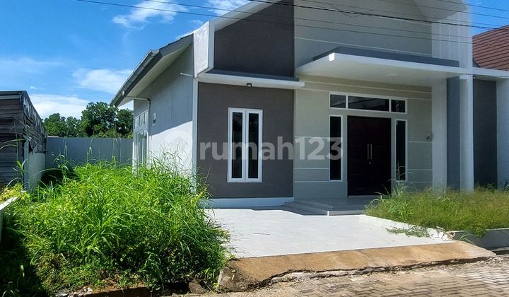 Rumah Posisi Hook Jalan Parit Haji Husin 2 Pontianak