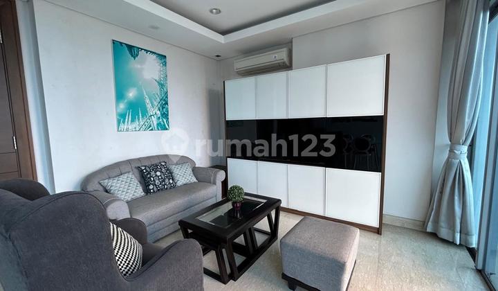 Disewakan 2 BR Apartemen The Windsor, Jakarta Barat