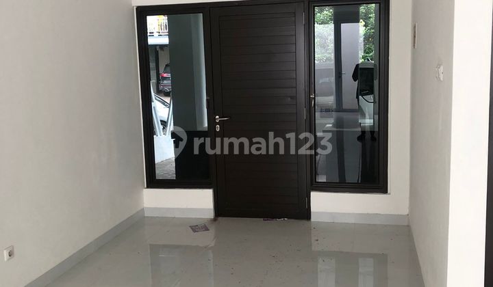 Rumah Bagus 2 Lantai Rapi Siap Huni Harga Nego 7