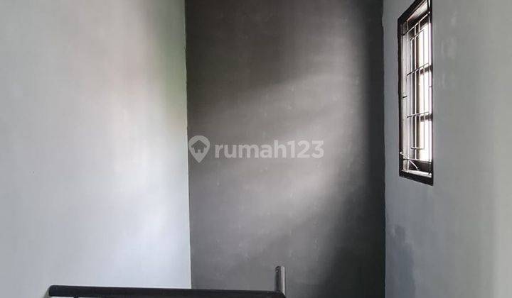 Rumah Bagus 2 Lantai Rapi Siap Huni Dekat Taman 2