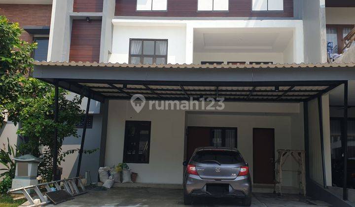 Rumah Bagus Semi Furnished Rapi Siap Huni di Kota Wisata 1