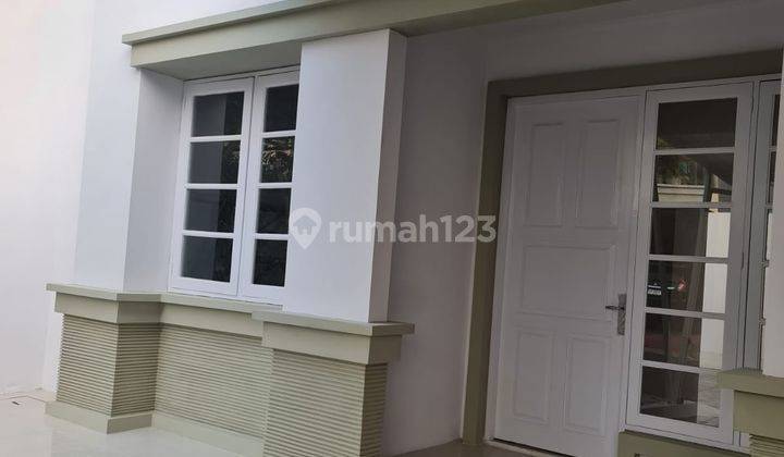 Rumah Bagus 2 Lantai Rapi Dekat Compark di Kota Wisata 1