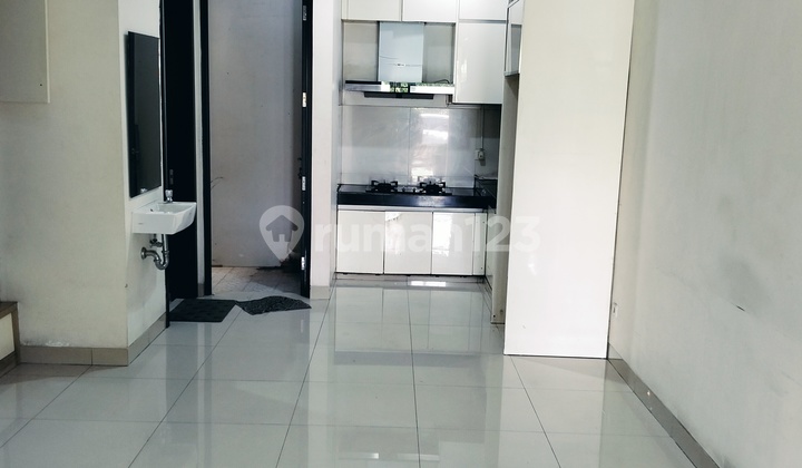 Dijual Rumah Green Village, 4x12, 2 Lantai, Depan Taman Dijual Rumah Green Village, 4x12, 2 Lantai, Depan Taman