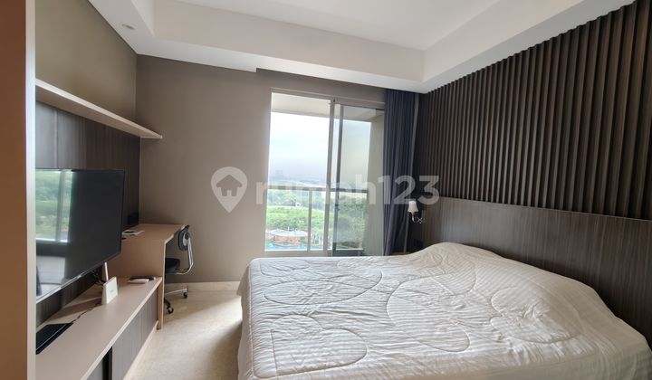 Disewa Apartemen Goldcoast Studio Furnished, View Pool, Bagus