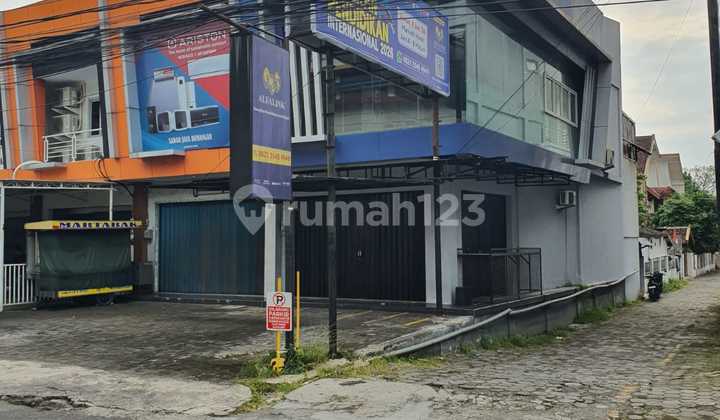 Corner Shop Unit 2 Floors Wide 5 - Demangan Near School 2