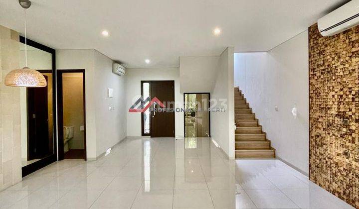 RUMAH MODERN MINIMALIS SIAP HUNI DALAM PERUMAHAN PREMIUM SERENIA HILLS LEBAK BULUS - JAKARTA SELATAN

 2