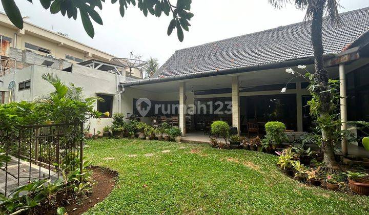 Dijual Rumah Lama Satu Lantai
kemang Dekat Kemamg Vilage Shm 2