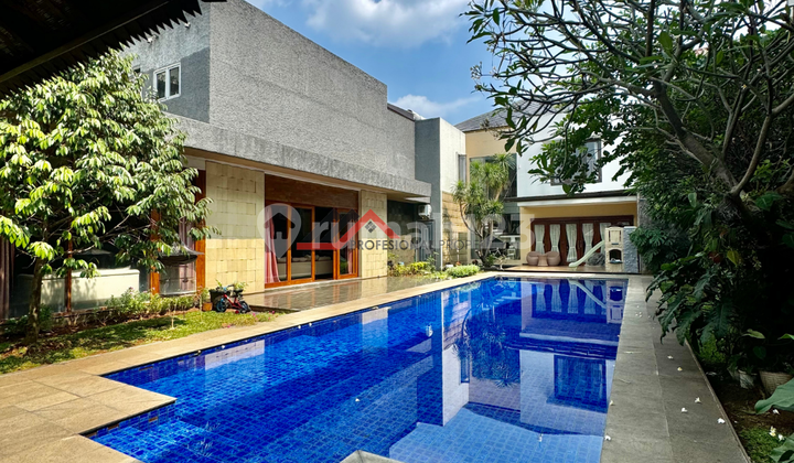 Rumah Asri dan Mewah di Dalam Komplek area Tanjung Barat