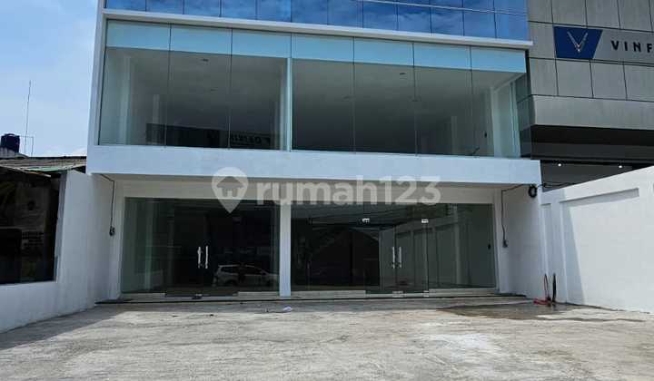 Brand New 2 Joined Shophouses, Suitable for Showroom 2