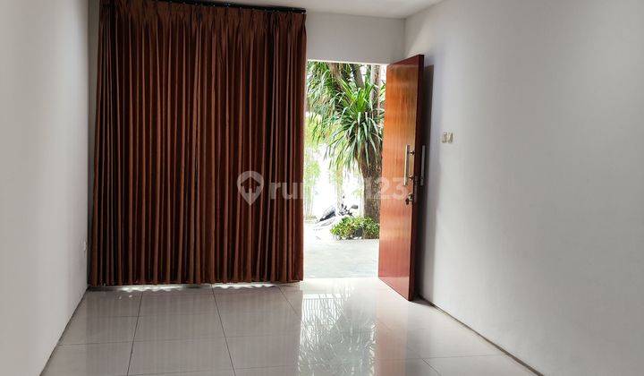 Town House Dekat Citos-Pool Bersama-Harga Sewa 140 Juta/Th- 2