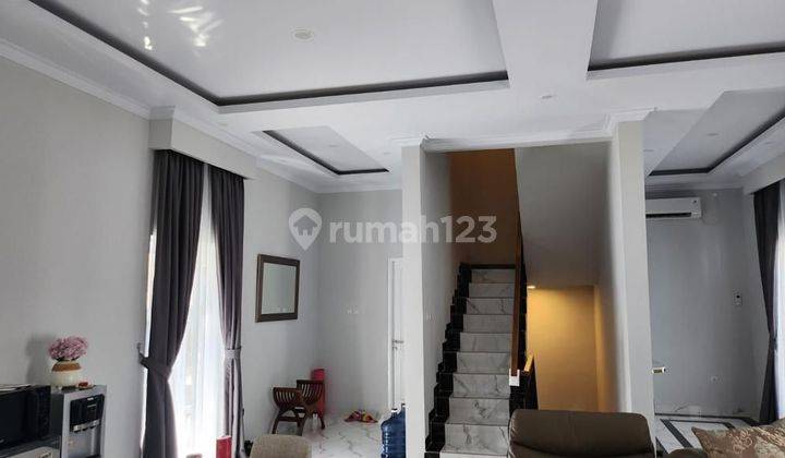 TOWN HOUSE BARU -DKT RAGUNAN-LUAS 100 / 240 HARGA 2,9 MILYAR 2