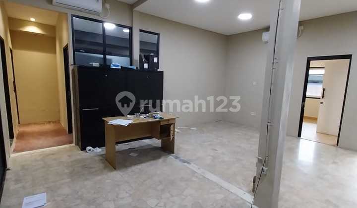 Cocok Buat Kantor-Parkir 5 Mobil- Harga Sewa 295 Juta Per Tahun. Nego - 2