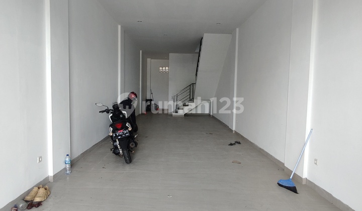 3-Story Shop House - Pondok Cabe Intersection - Annual Rent 90 Million 2