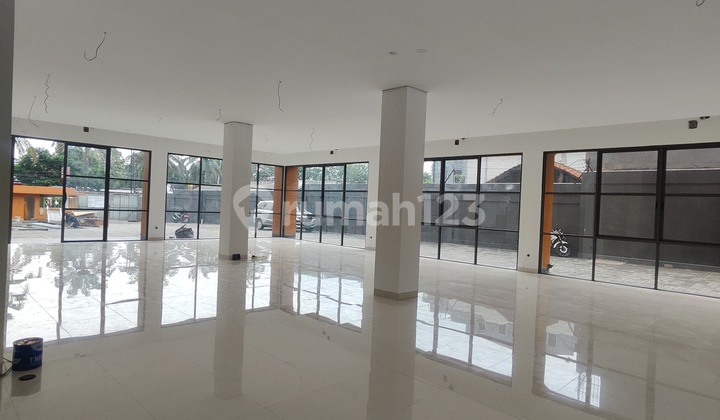 Gedung Baru - Dekat Toll - Parkir Luas - Luas 1890xxxx Harga 55 Milyar -