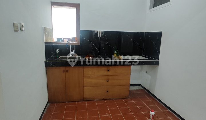 Dekat MRT - bisa Buat Kantor - Harga Sewa 175 Juta Per Tahun - Dekat MRT - bisa Buat Kantor - Harga Sewa 175 Juta Per Tahun -